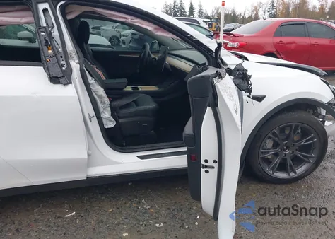 2024 Tesla Model Y Long Range Dual Motor All-Wheel Drive from USA, damaged, VIN 7SAYGAEE1RF122280